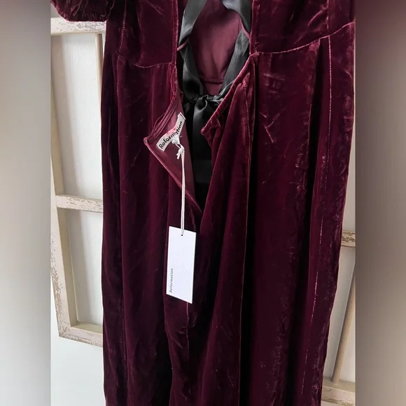 NWT Reformation Jocelyn Velvet Dress Size 10 Burgundy Red Midi - Picture 9 of 10